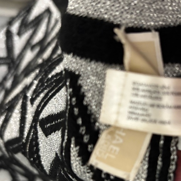 Michael Kors Monochrome Logo Scarf - Picture 7 of 9